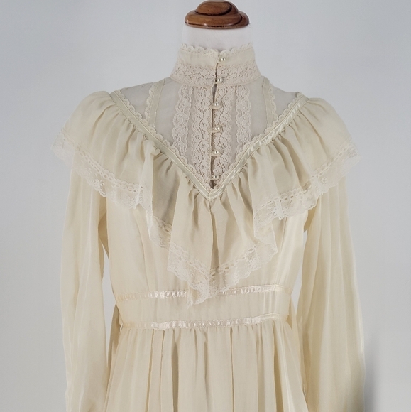 Gunne Sax Dresses & Skirts - Gunne Sax Vintage 70s Prairie Wedding Cream Lace  Long Dress